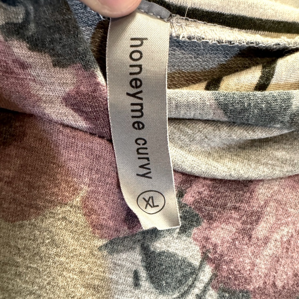 Gray with maroon beautiful flowers, hoodie,XL by Honeyme.